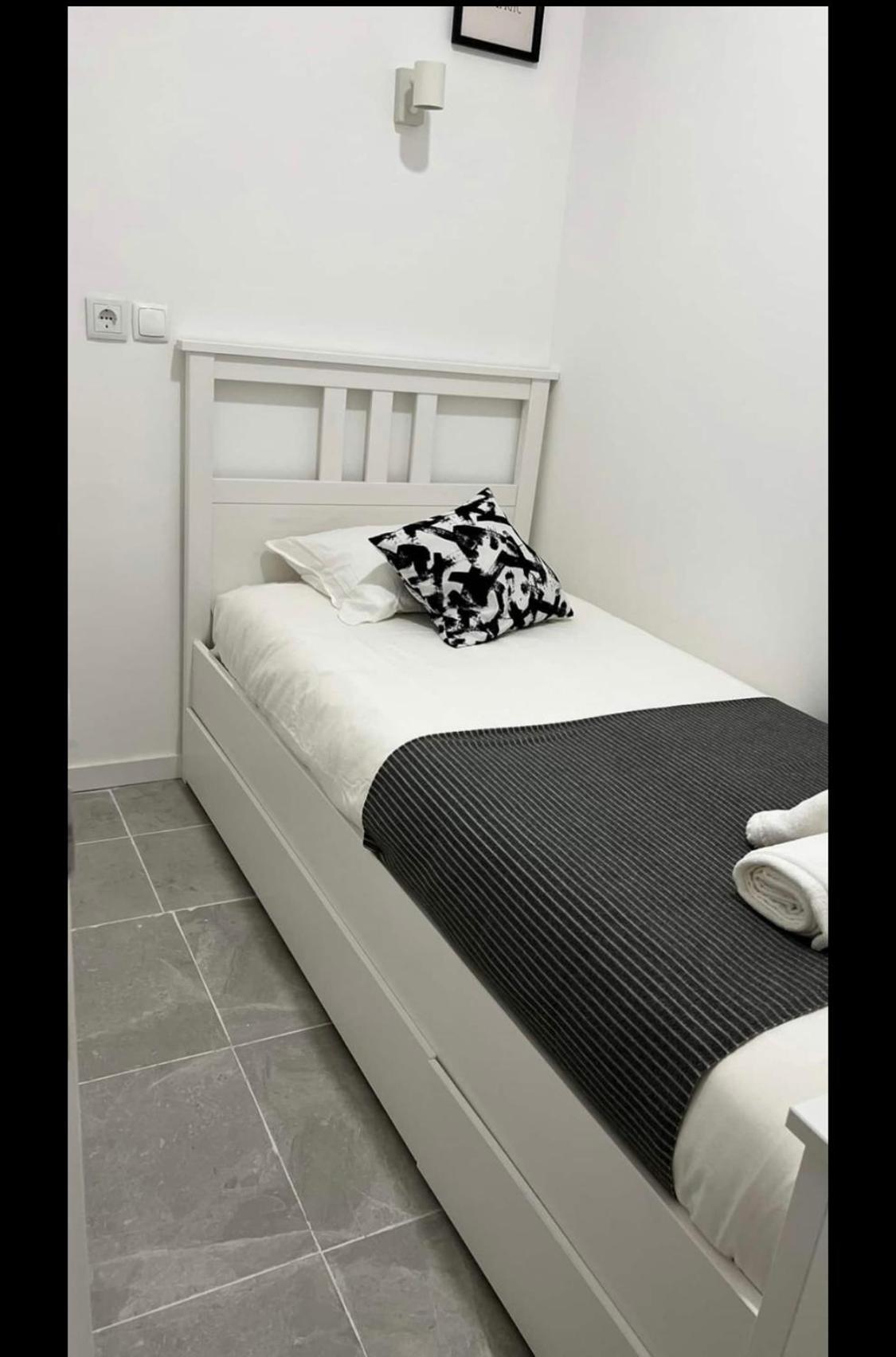 Apartamento Conde Do Redondo Lisbon Bagian luar foto