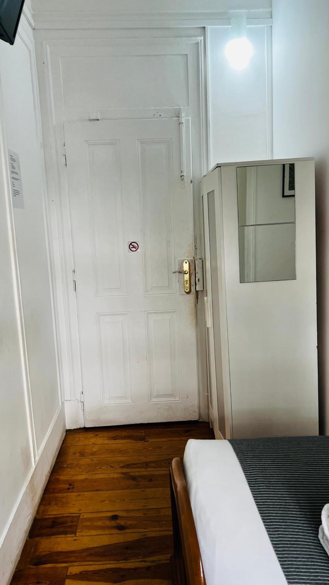 Apartamento Conde Do Redondo Lisbon Bagian luar foto